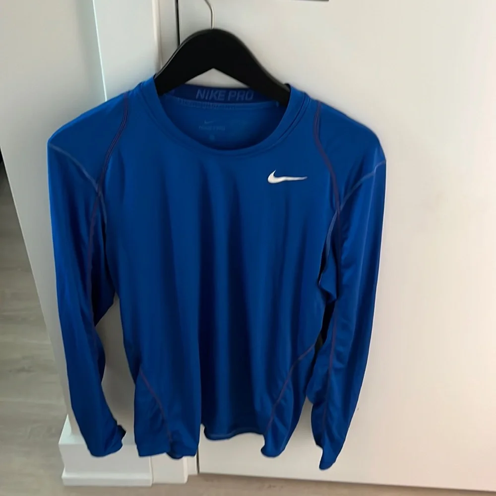 Nike pro long sleeve - Picture 1 of 3